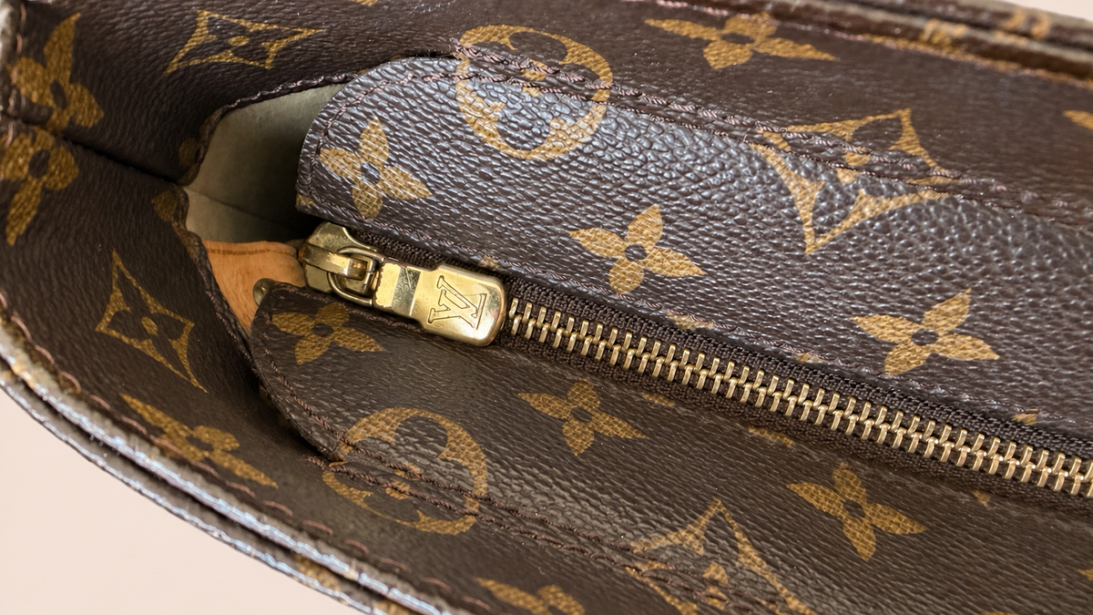 Pre-loved Louis Vuitton Luco Monogram Tote, Maison Revie, photo 14