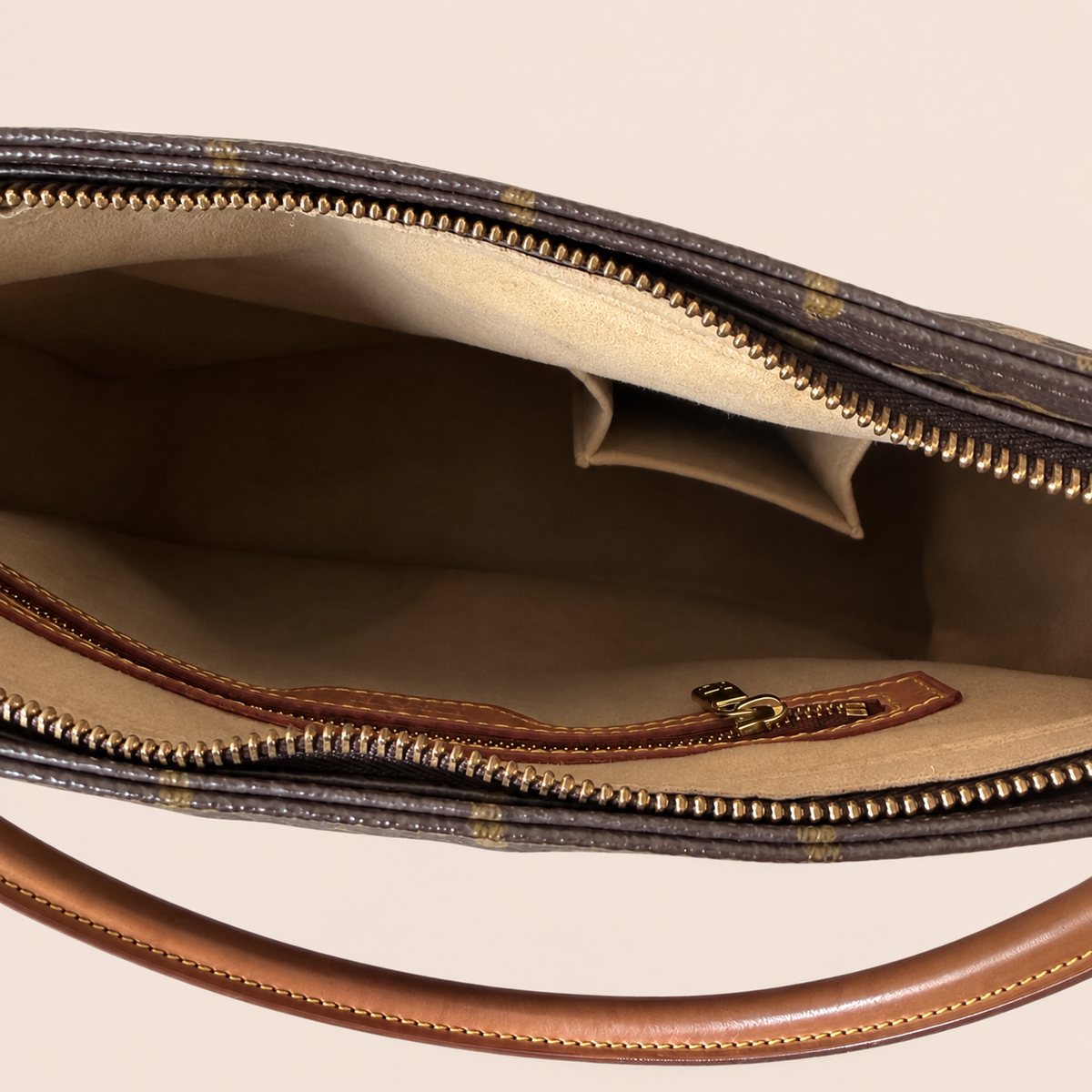 Pre-loved Louis Vuitton Looping GM, Maison Revie, photo 12