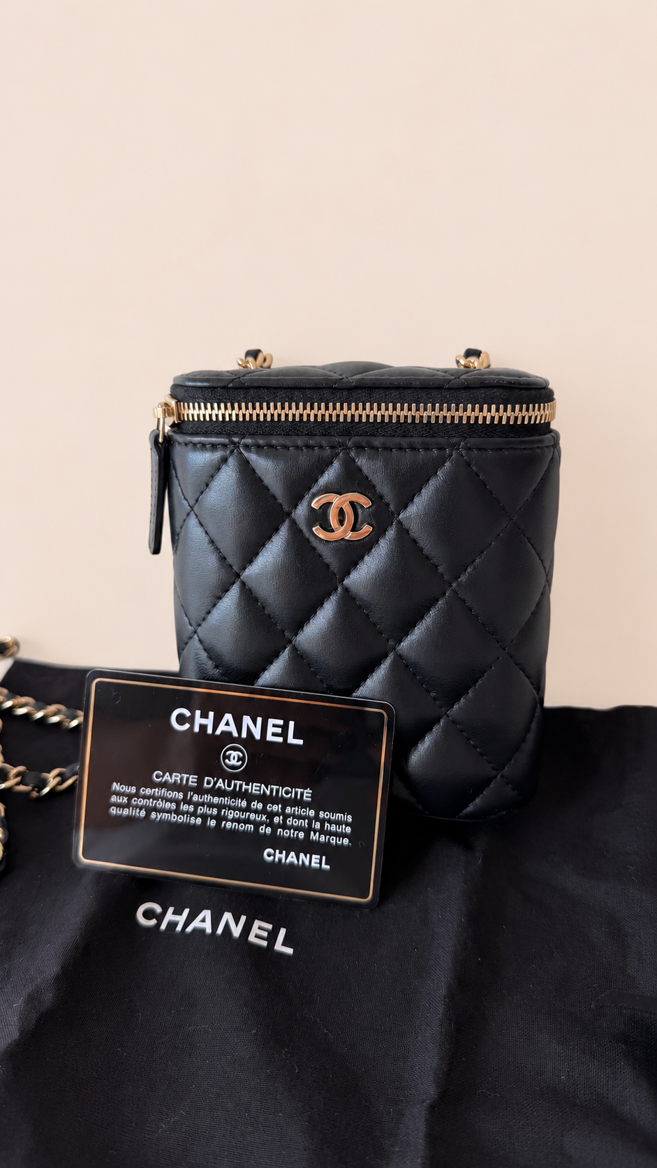 Pre-loved Chanel Mini Vanity with Chain in black lambskin, Maison Revie, photo 16